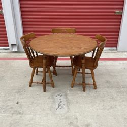 (🚛FREE DELIVERY!🚛) Brown Wooden Table W/ Extensions For Sale! W/ 3 Chairs! 