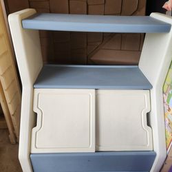 Little Tikes Bookshelf/ Toy Box 