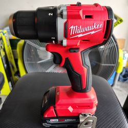 Milwaukee
M18 18V Brushless Cordless 1/2 in. Compact Drill/Driver/NEW OPEN BOX TOOL ONLY-NO BATTERY