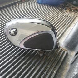 Honda DREAM  300. Tank