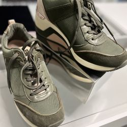 Sketchers Wedge Sneakers - Negotiable or OBO (Rose Gold and Army Green) 9.5