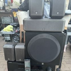 Yamaha Receiver And Speakers 