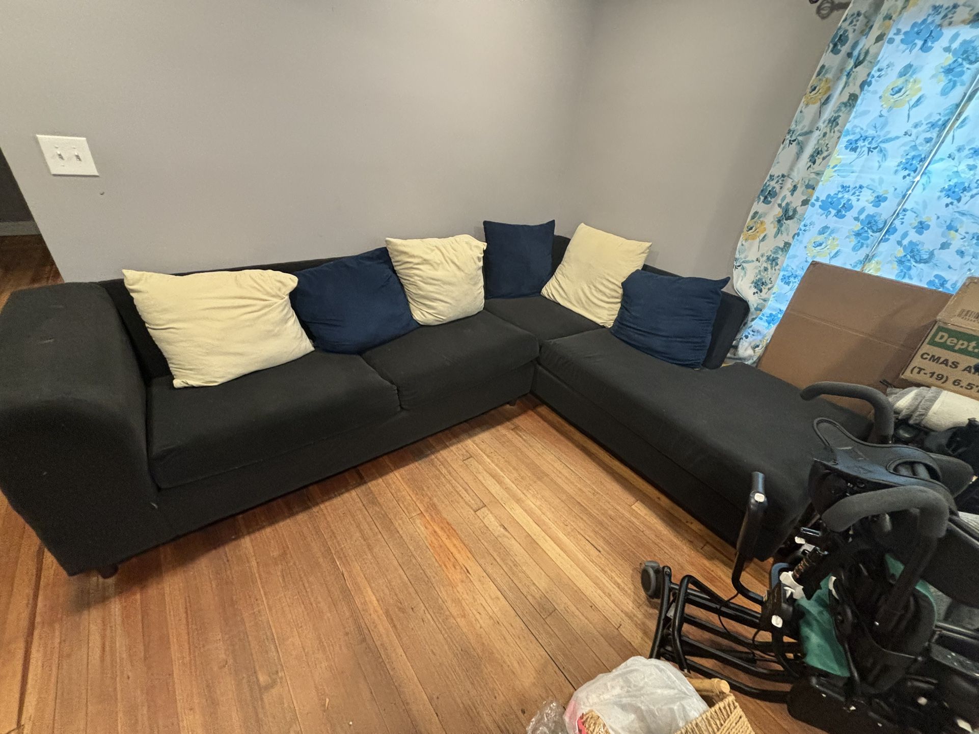 Couch w| Pillows