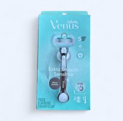 Gillette Venus Extra Smooth Sensitive Razor Set