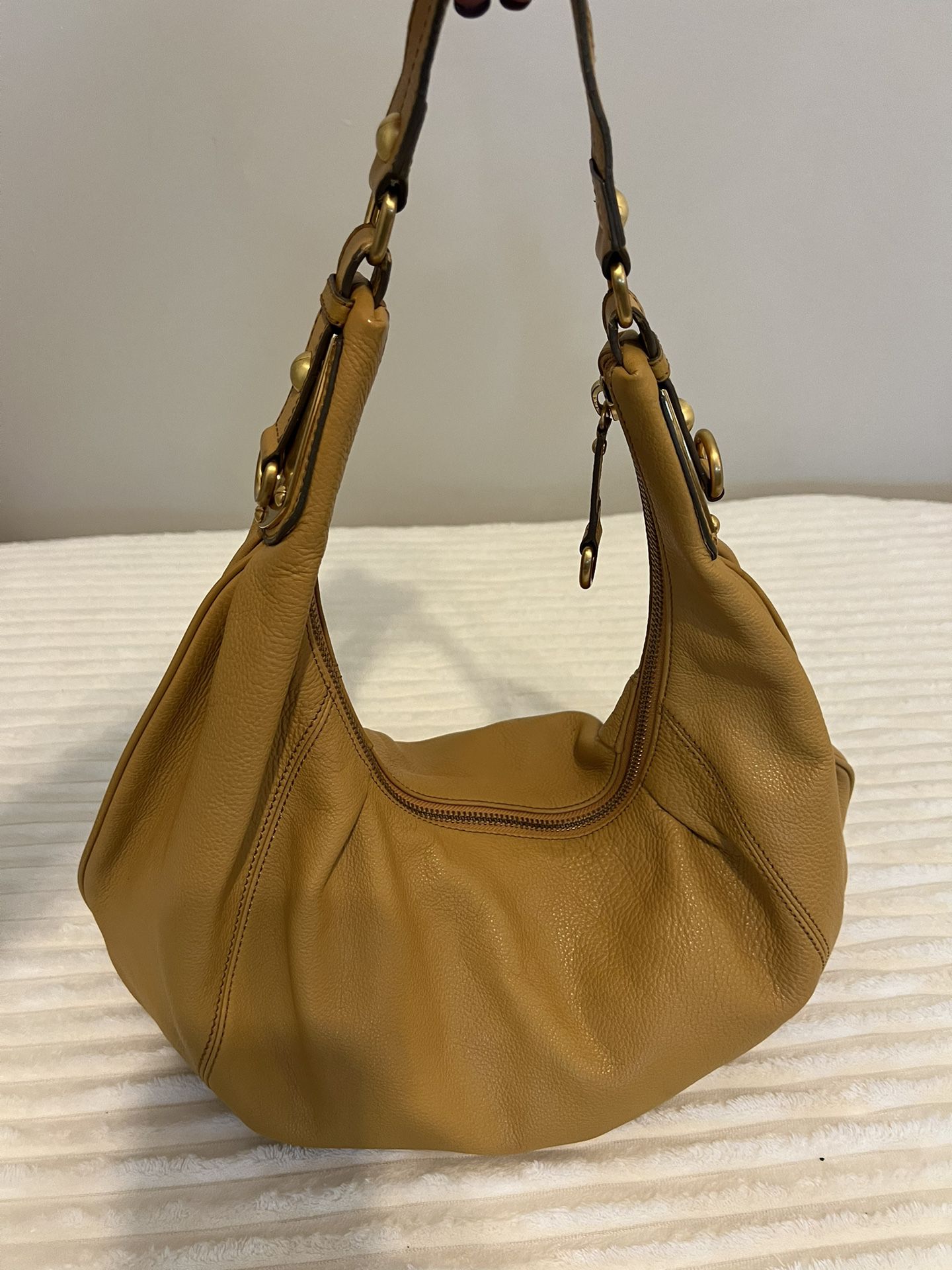 Year-Round, Shoulder Bag Like New