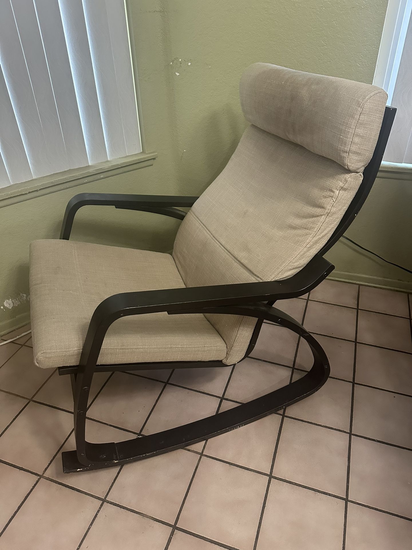 Classic Wooden Rocking Chair with Removable Cushion Plywood Frame Smooth Gliding Motion – Perfect for Nursery, Living Room