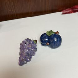 Vintage Purple Grape and Blue Plum Salt and Pepper Shakers