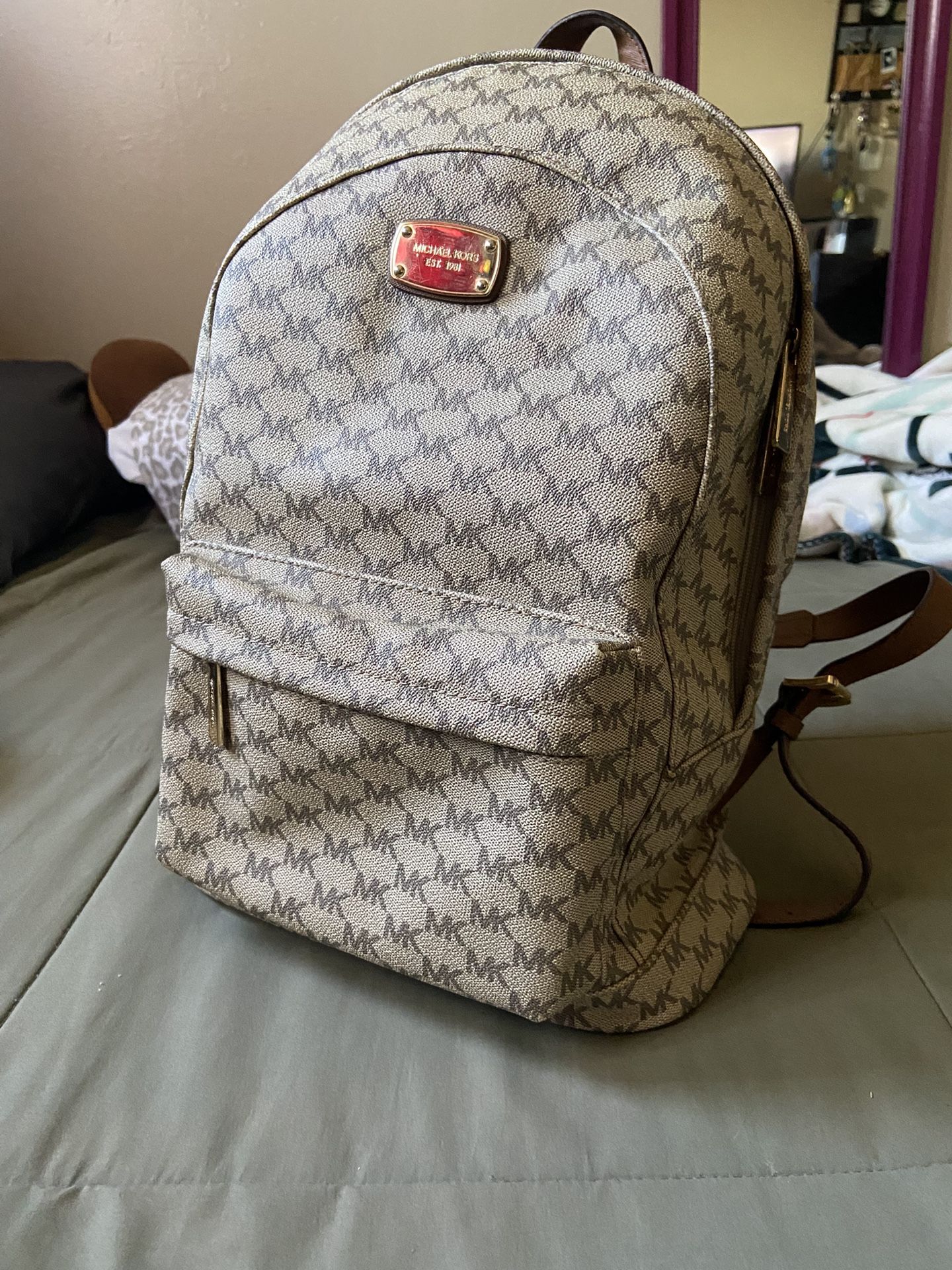 michael kors jet set backpack 15”
