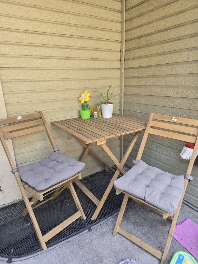 Outdoor Table And Chairs