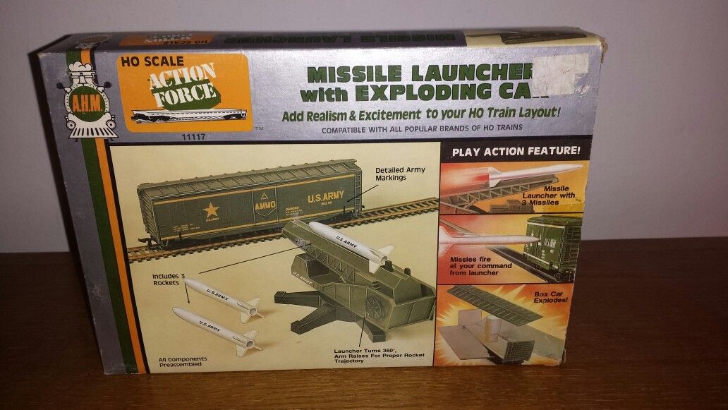 AHM Missile Launcher with Exploding Car HO Scale New