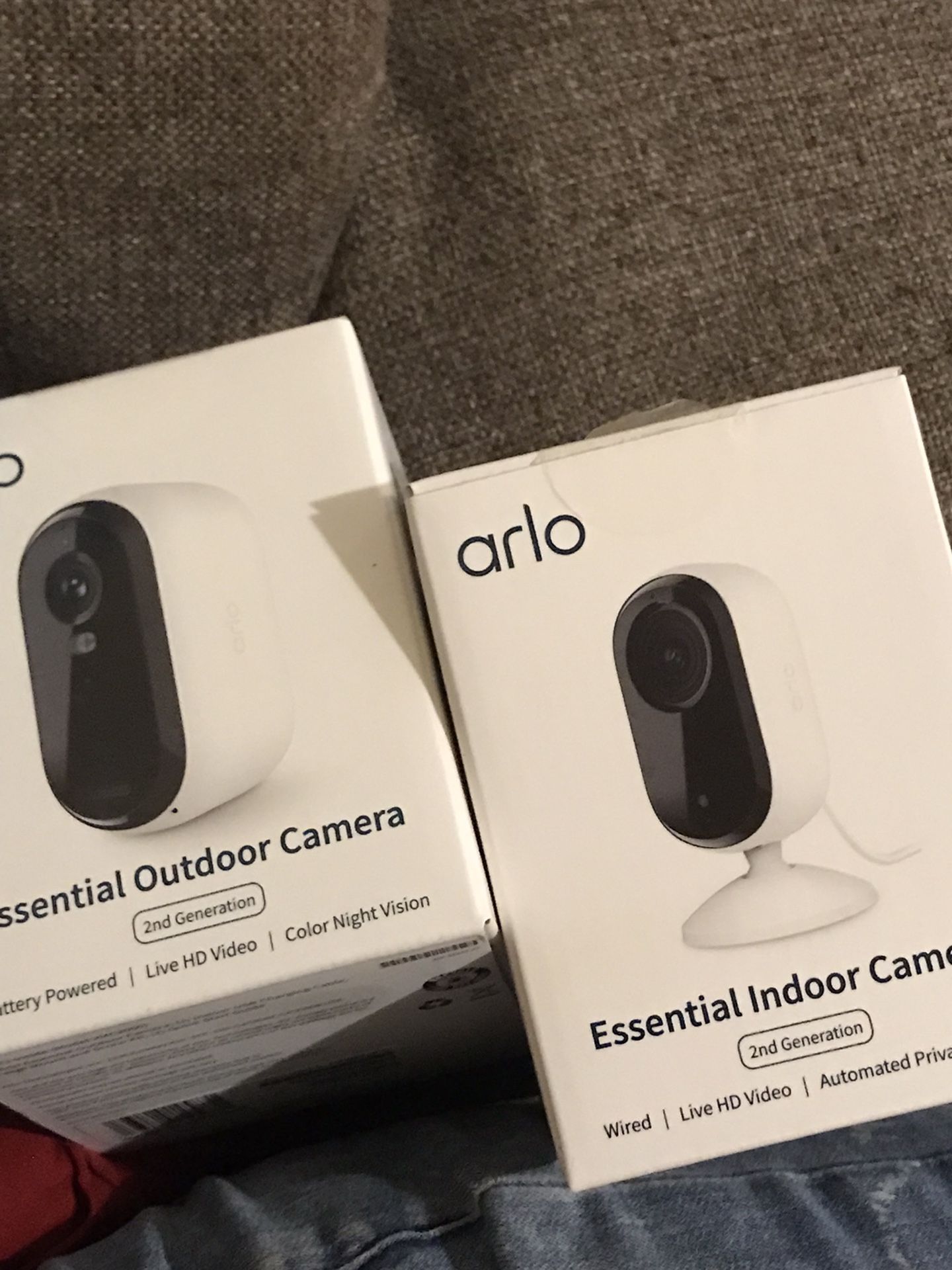 2 Arlo cameras