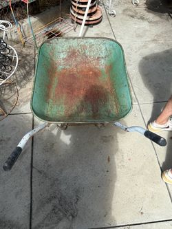 Wheel barrow