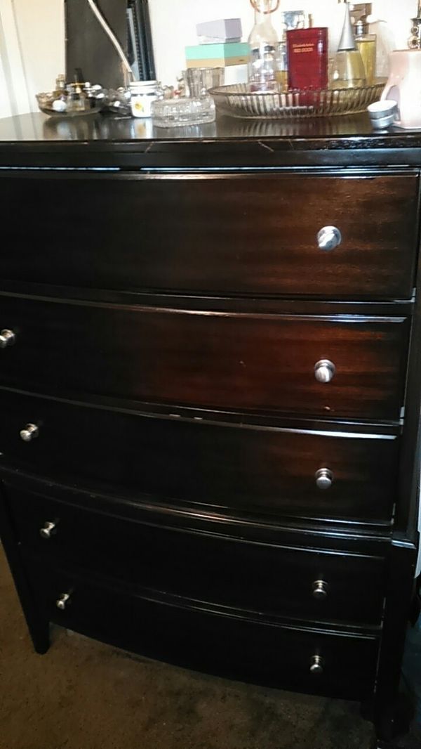 2bedroom dressers tall 5 drawer and 3 drawer for Sale in Ontario, CA
