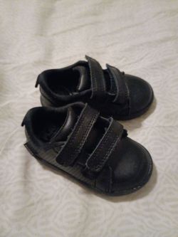 Size 4 M Black Toddler Sneakers with Velcro Straps