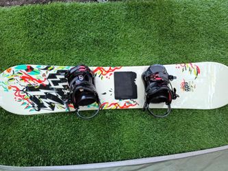 5150 snow board siso 128 cm with hardware!