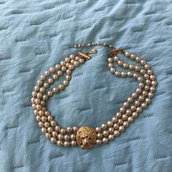 3- Stranded Pearl Choker With Gold Lion