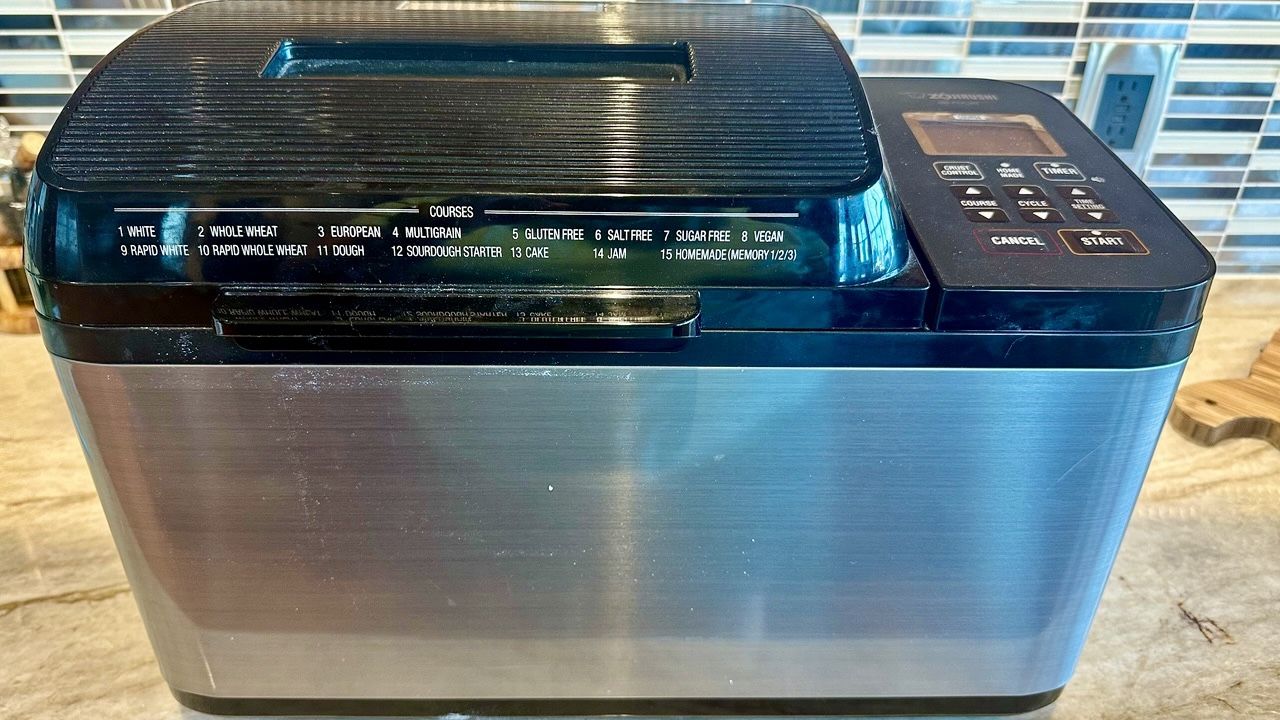 Breadmaker - Zojirushi Virtuoso Plus Breadmaker