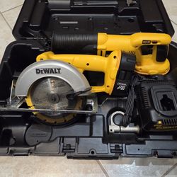 Dewalt 18v  Saw Lot with Batteries & Charger