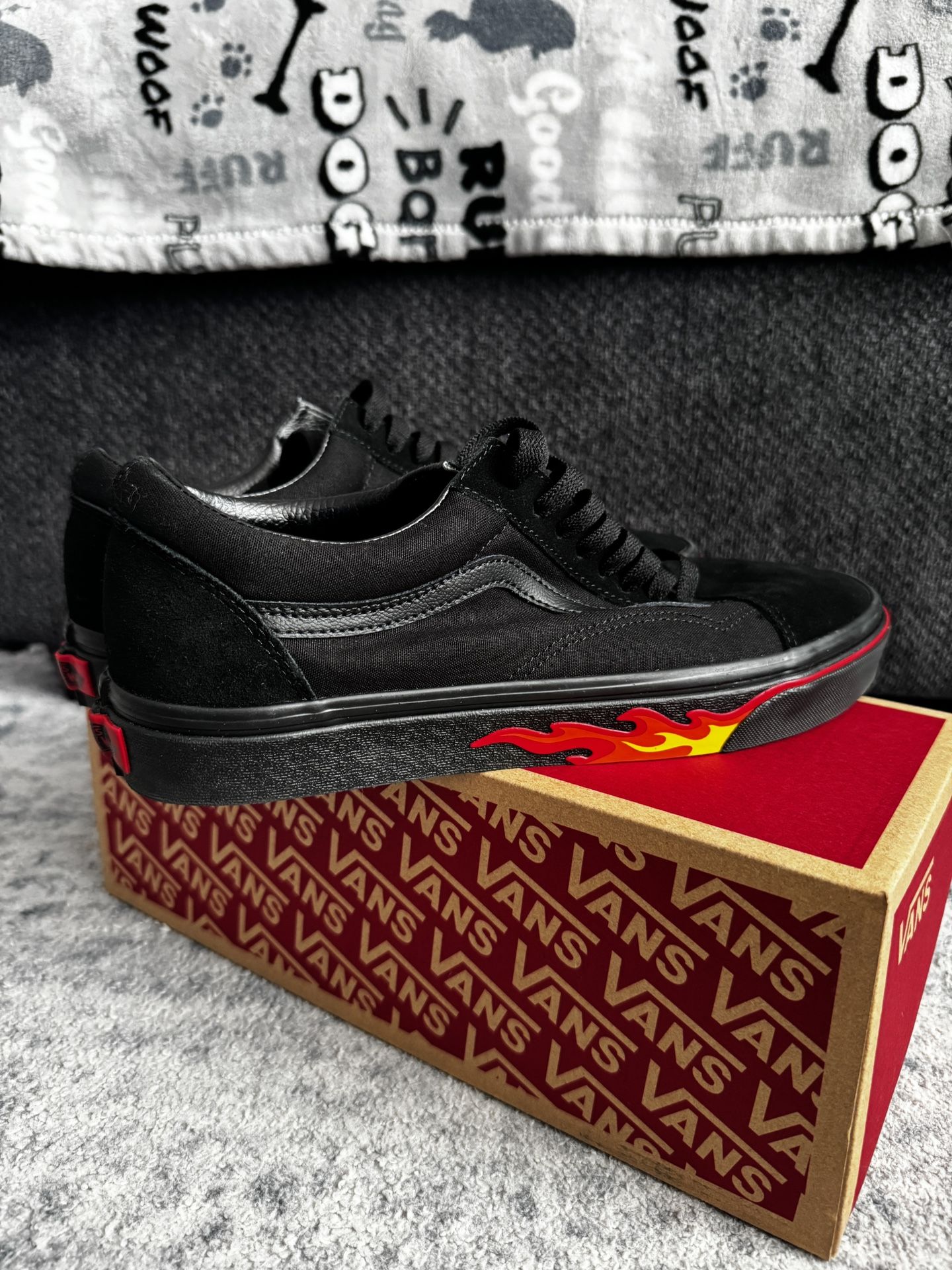Vans Old Skool Flame Wall