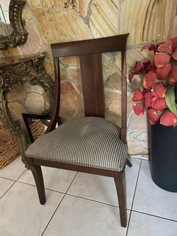 Two matching chair