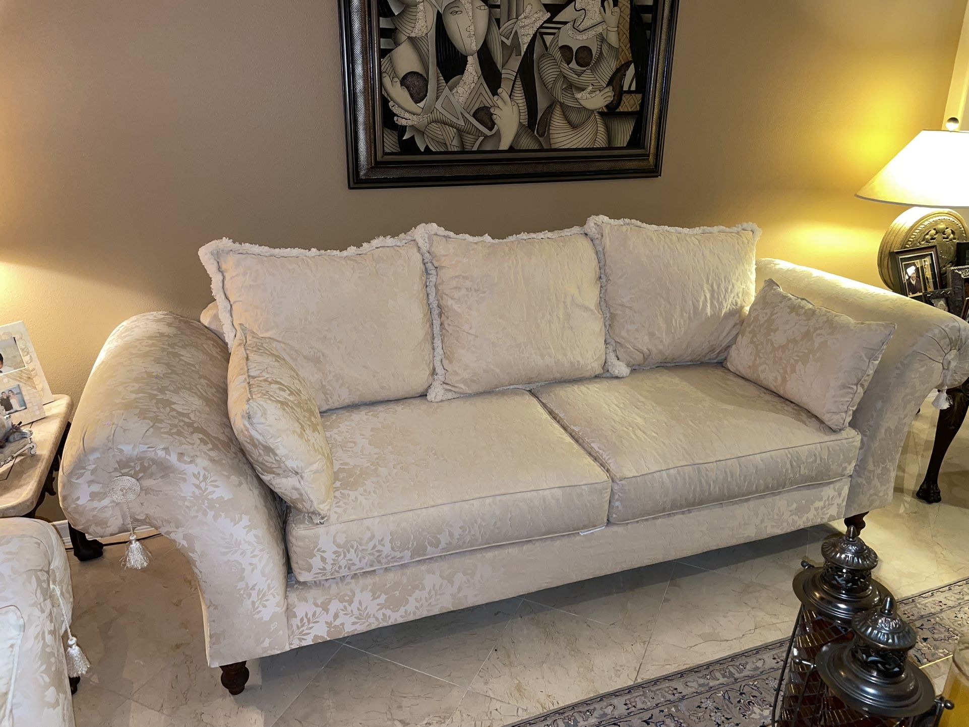 Must Sell, Custom Design Fabric Living Room Couch & Sofa Set In Good Condition