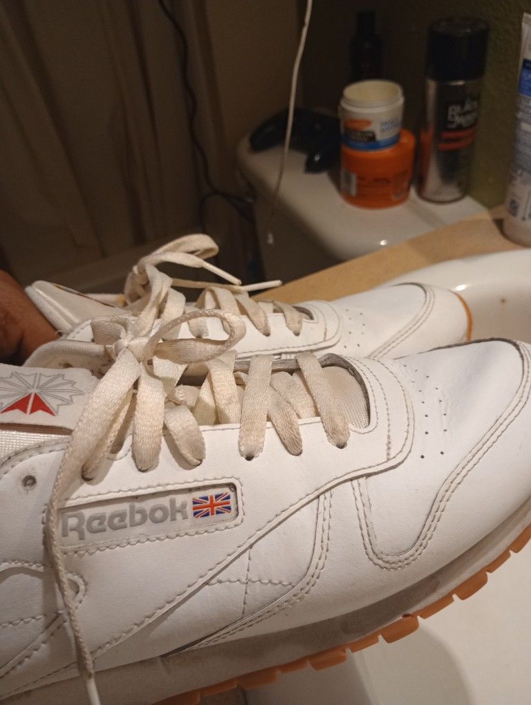 *Classic* ReeBok All White