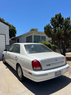 2001 Hyundai Xg300