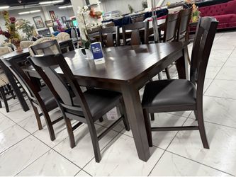 7pc Dining Set ✨ Easy Financing Available ✨ No credit needed