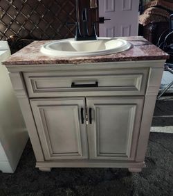 Bathroom vanity Dimensions 21 Wide 35 High 19 Deep With  hoses and Faucet/ Lavamanos Completo 