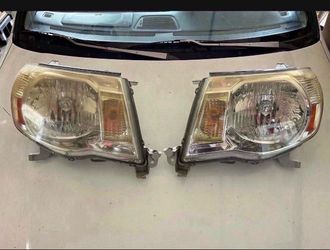 2005-2011 Toyota Tacoma Headlights Set $70 (no Bulbs Included)