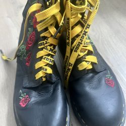 Dr. Martin Boots Woman Size 9