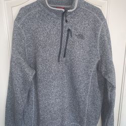 Men’s The North Face 1/2 Zip Fleece Pullover!!