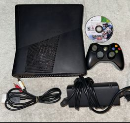 XBOX 360 SLIM CONSOLE WITH VIDEO GAME & CONTROLLER