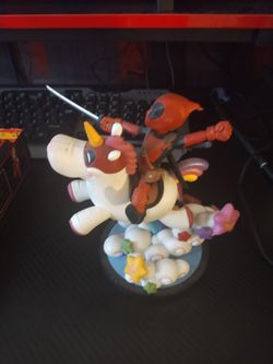 Deadpool Statue