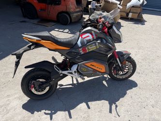 E-motorcycle by Fly E bike