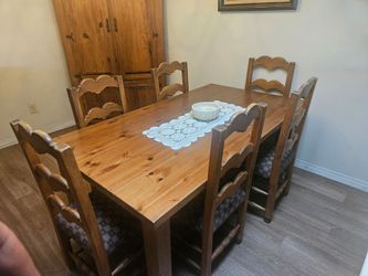 Dining room table