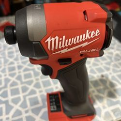 Milwaukee M18 Impact Driver Fuel Brushless 