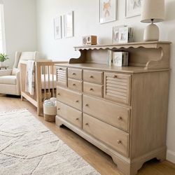 Stunning Wooden 10-drawer Dresser 