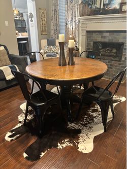 Dining/Kitchen Table