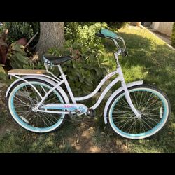 24’ Schwinn Beach Cruiser Bike Like New