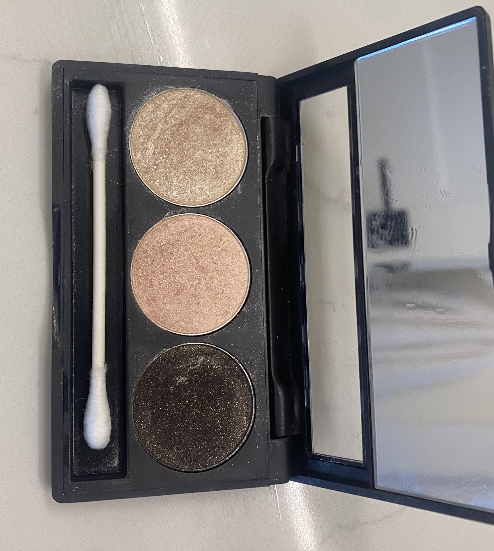 BeautiControl Champagne and Caviar Mineral Eyeshadow Palette 