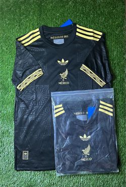 Black and gold Mexico jersey