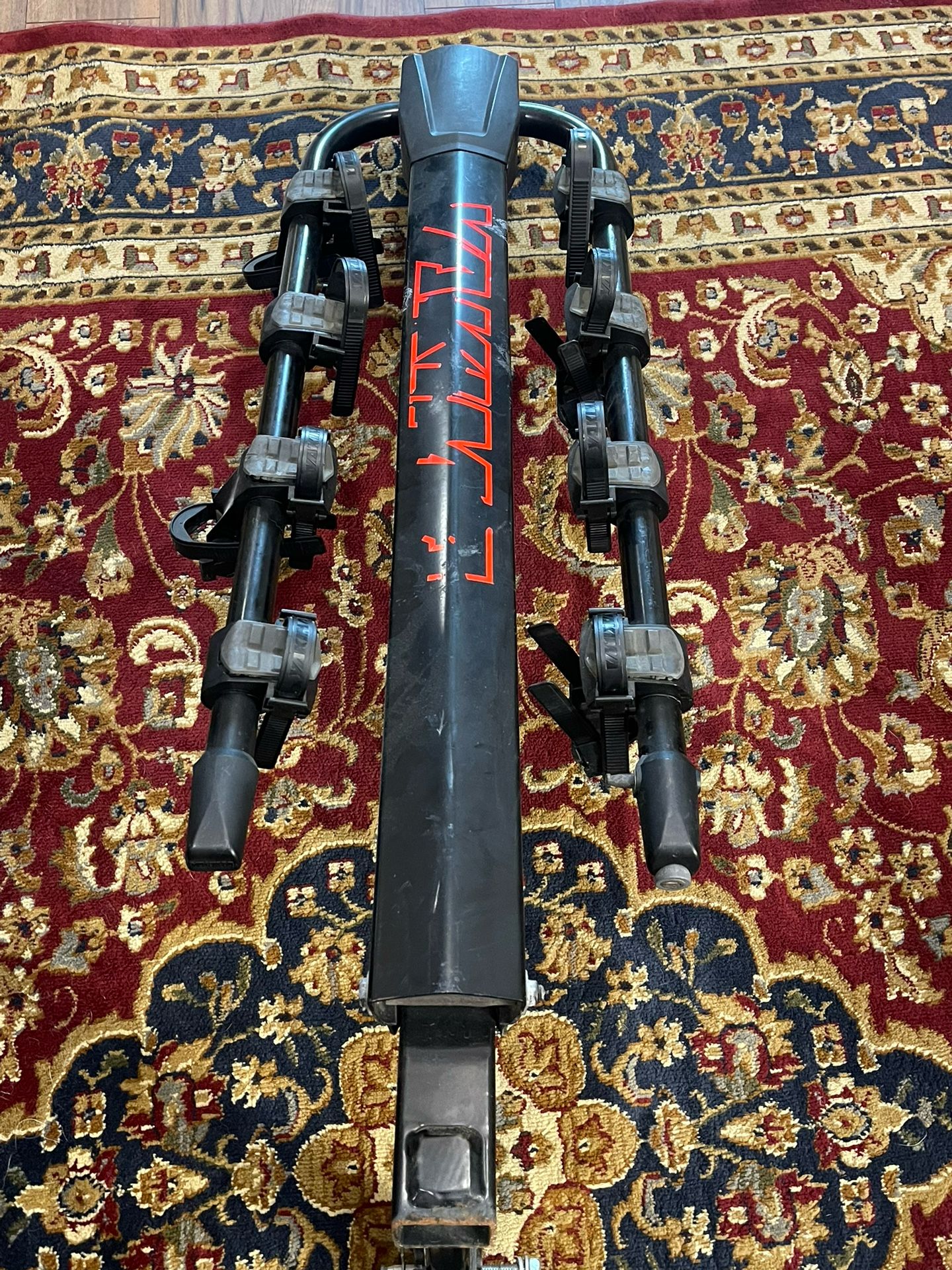 **L@@K @ YAKIMA FullSwing 4 Bike Hitch Rack**