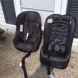Nice kids car seats with safety belts only $40 each firm