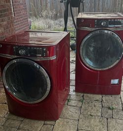 Matching washer and dryer