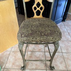 Table And Chairs 