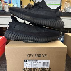 Yeezy Boost 350 V2 Onyx size 9.5