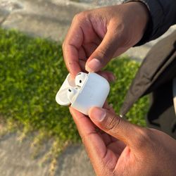 AirPods Gen 4s 