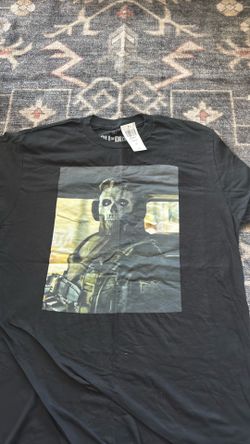 Brand new Call of Duty t-shirt. Size Large $5