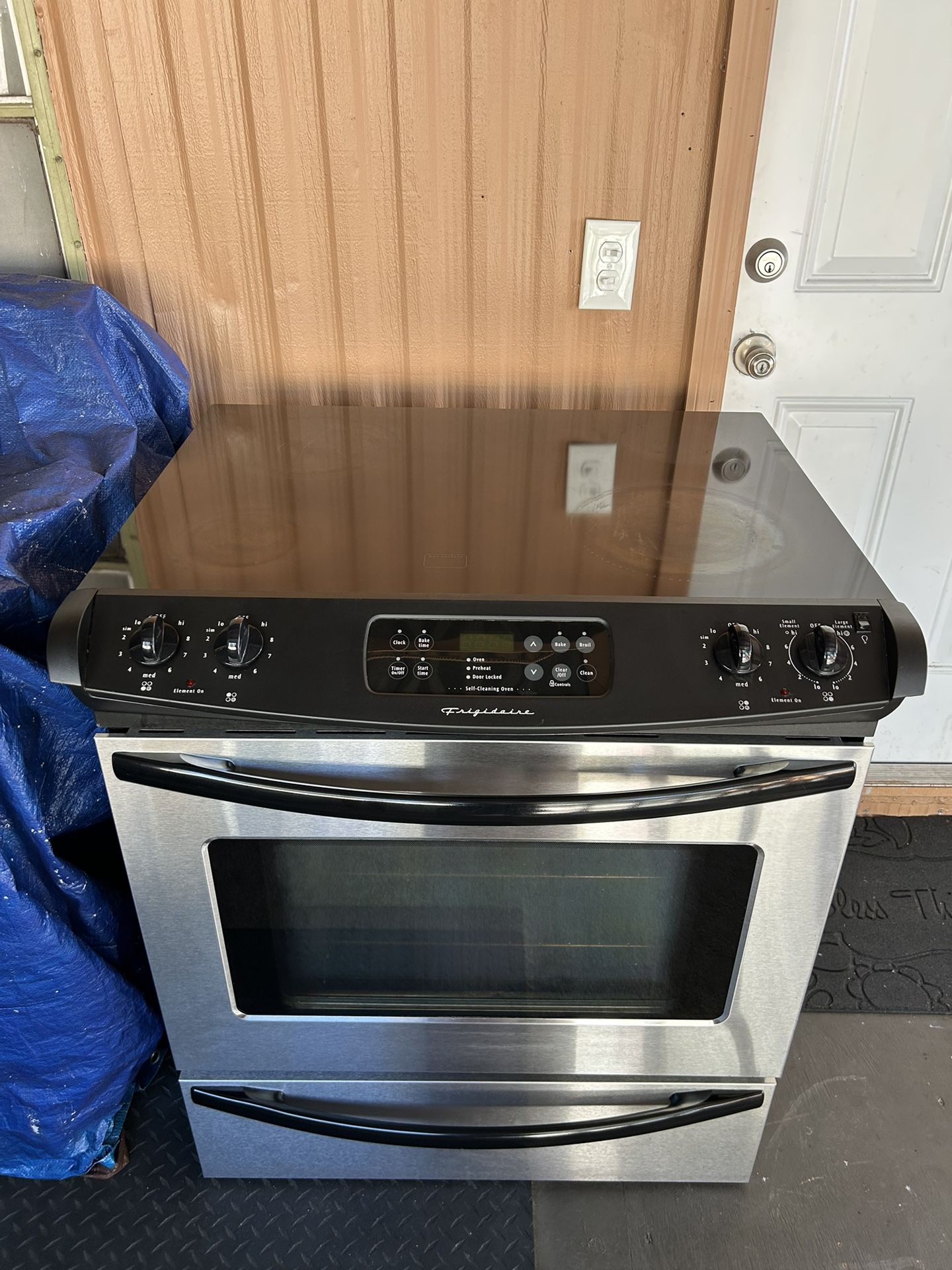 Frigidaire Electric Stove 